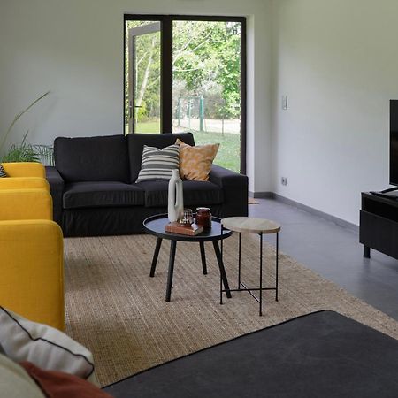 Au Petit Canteleu - Bed & Breakfast Beloeil 外观 照片