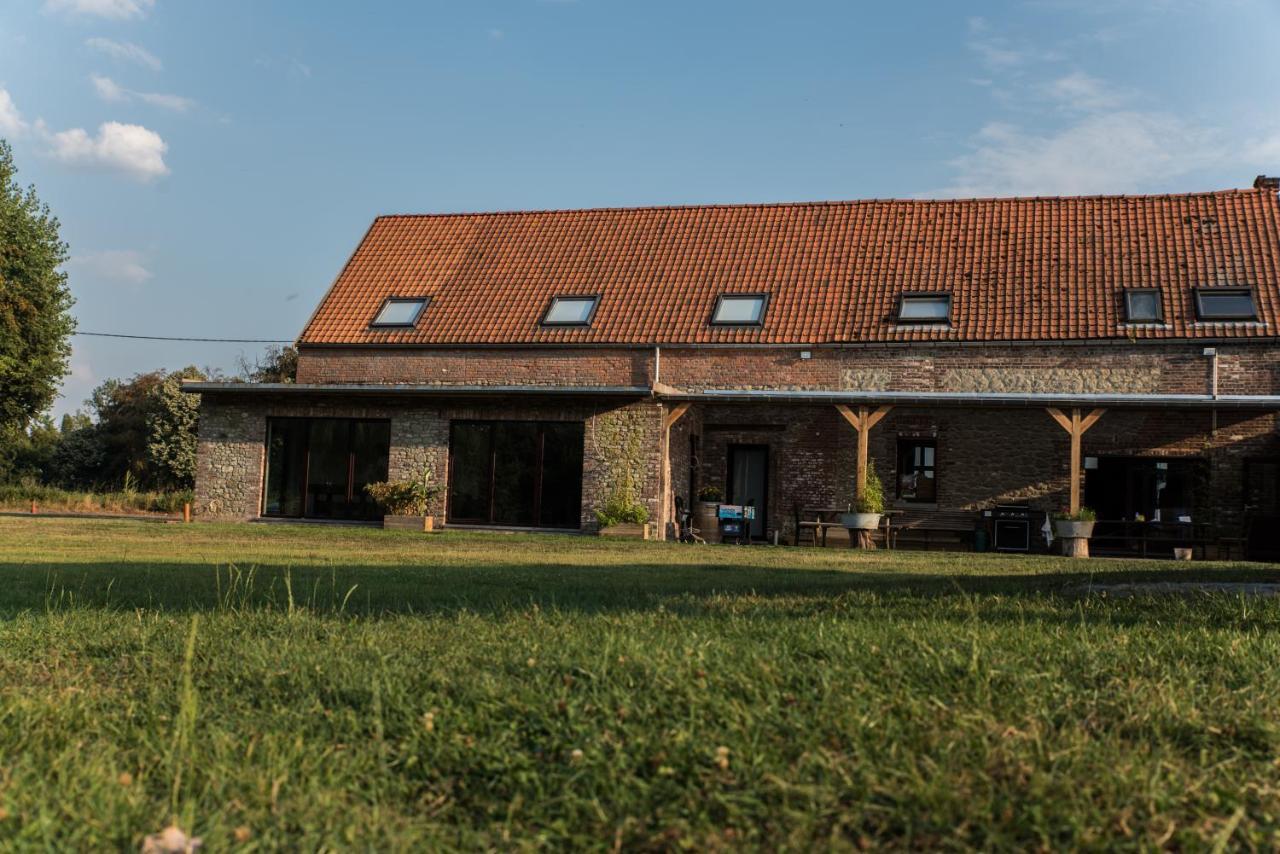 Au Petit Canteleu - Bed & Breakfast Beloeil 外观 照片