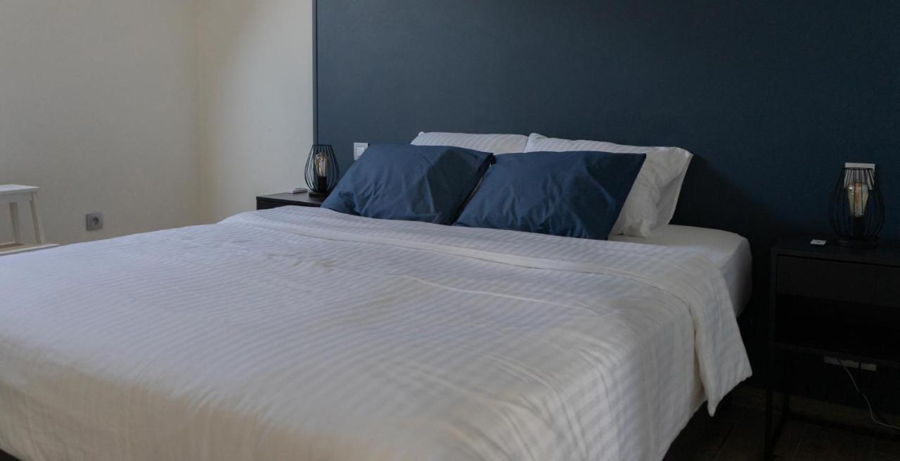 Au Petit Canteleu - Bed & Breakfast Beloeil 外观 照片