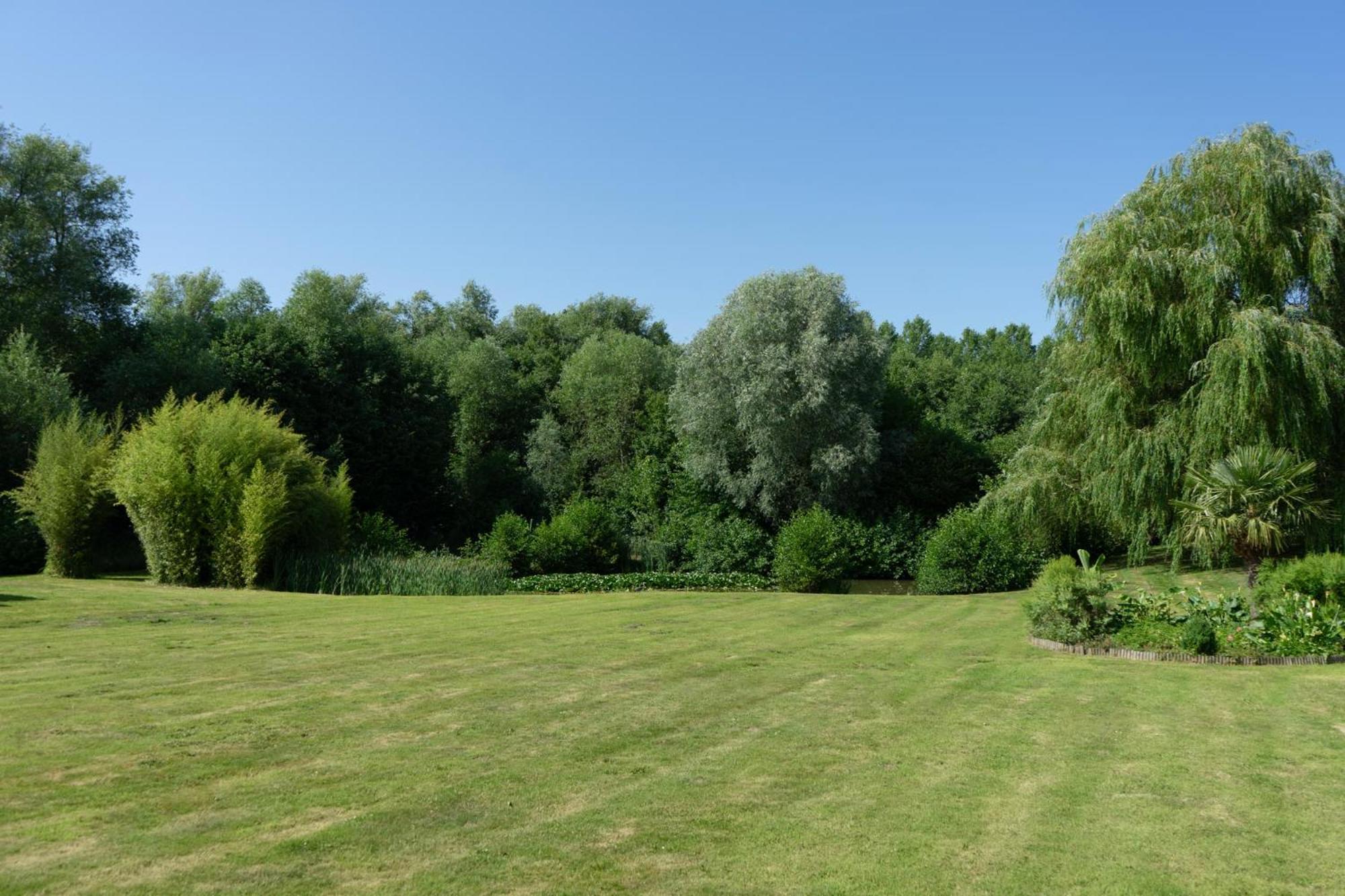 Au Petit Canteleu - Bed & Breakfast Beloeil 外观 照片