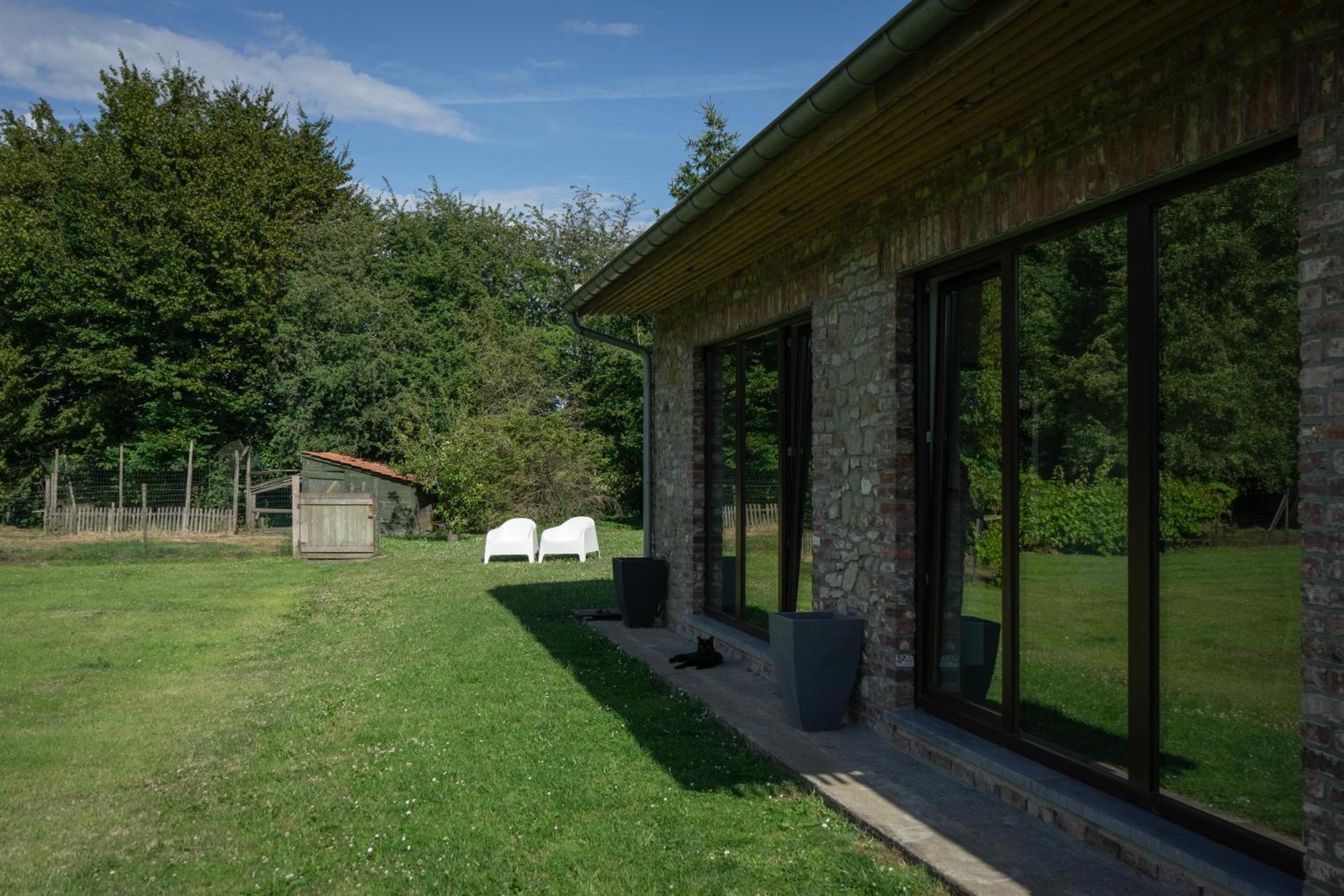 Au Petit Canteleu - Bed & Breakfast Beloeil 外观 照片
