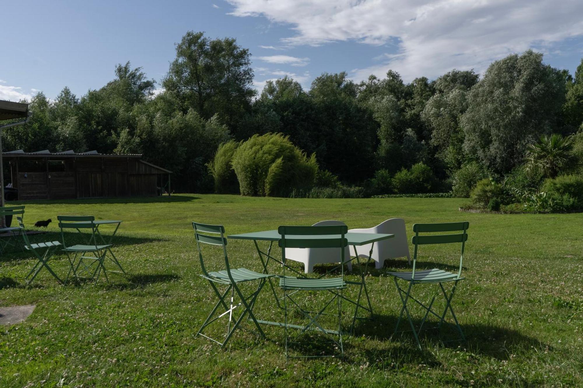 Au Petit Canteleu - Bed & Breakfast Beloeil 外观 照片