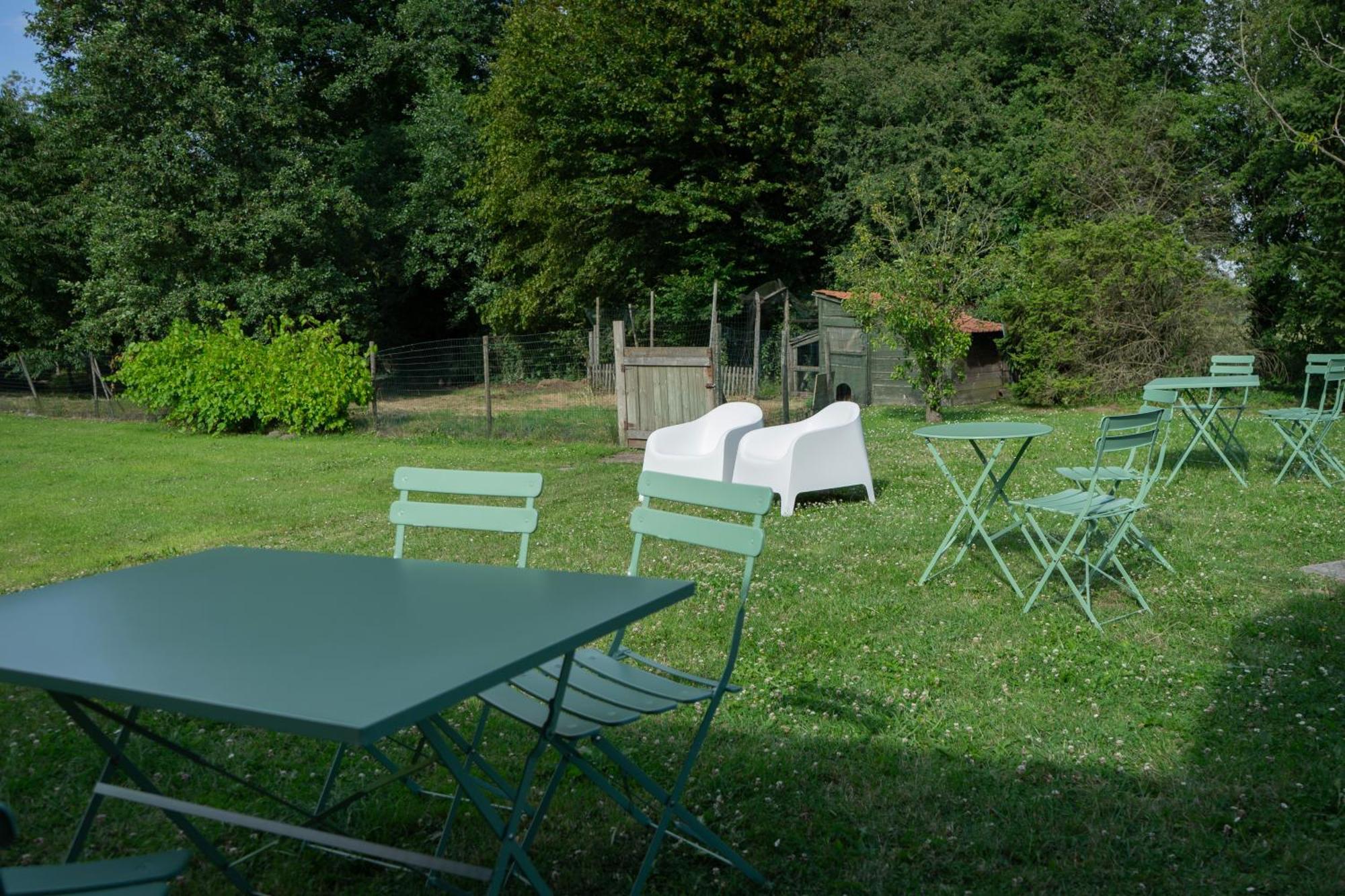 Au Petit Canteleu - Bed & Breakfast Beloeil 外观 照片
